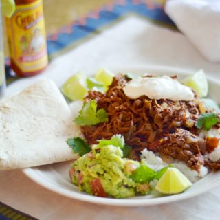 Chili or Chilli, it's all so good! Chili con Carne #recipe, perfect for any fiesta! Found @LittleFiggyFood