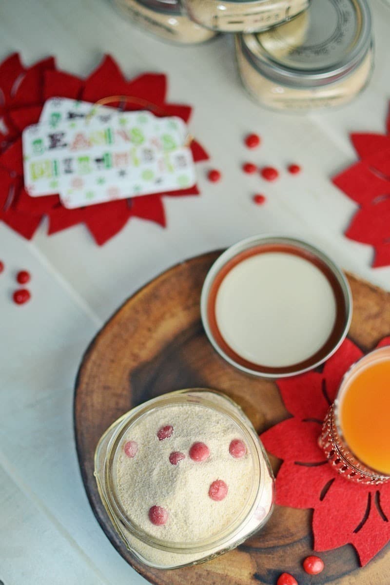 Enjoy this Spiced Tea Mix for yourself or to give as a Gift From The Kitchen! Perfect for the cooler wather and the Holidays. - Recipe @LittleFiggyFood