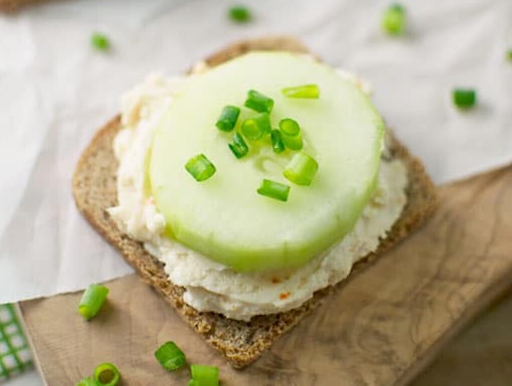 Cucumber sandwich with cream cheese and chives