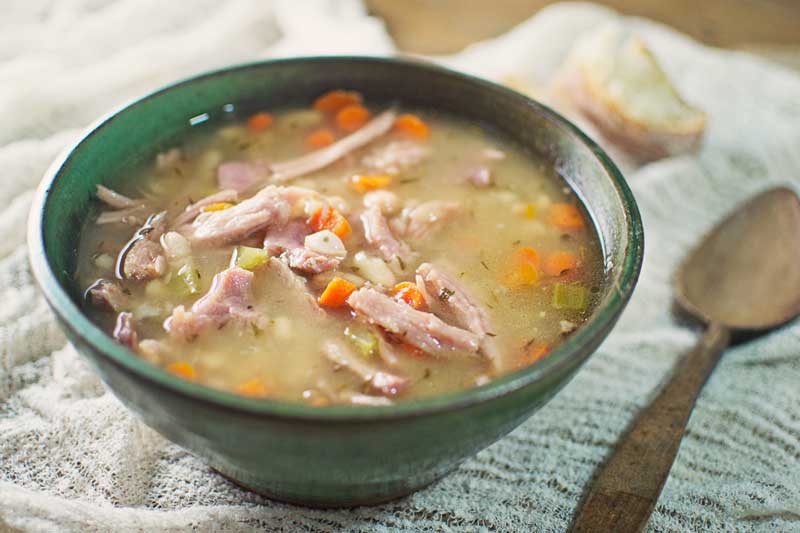 This Ham and Bean Soup recipe is so tasty and warming!!! Recipe @LittleFiggyFood