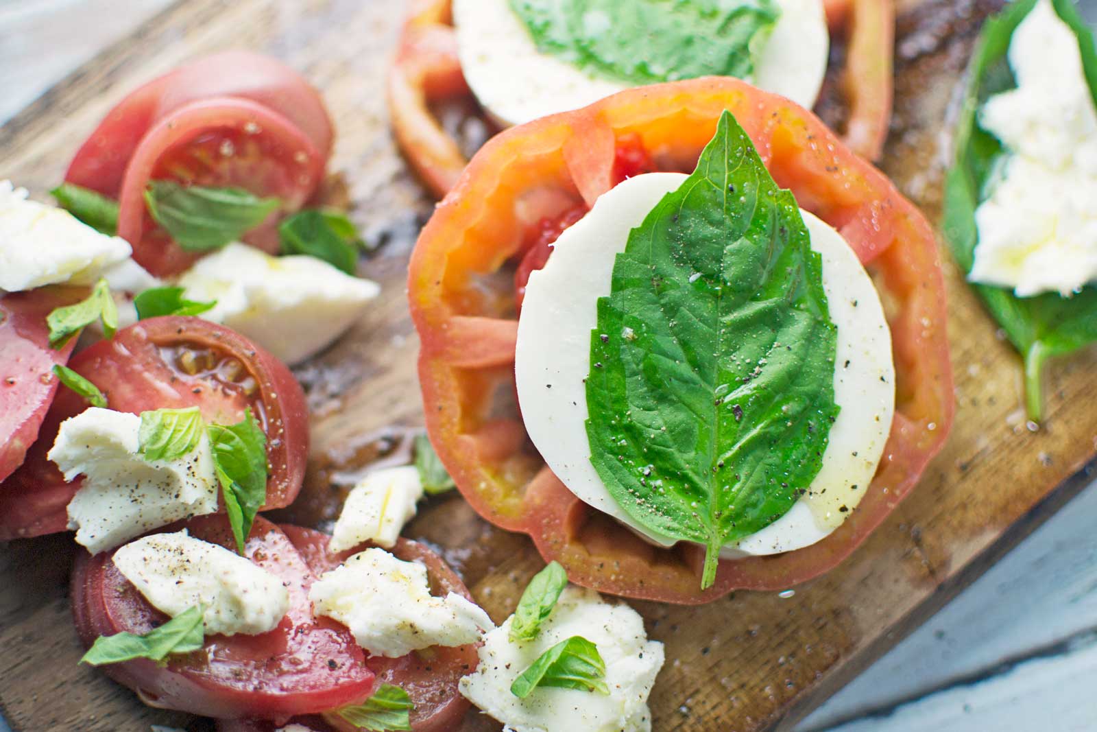 Classic Caprese Salad - #Salad - @LittleFiggyFood