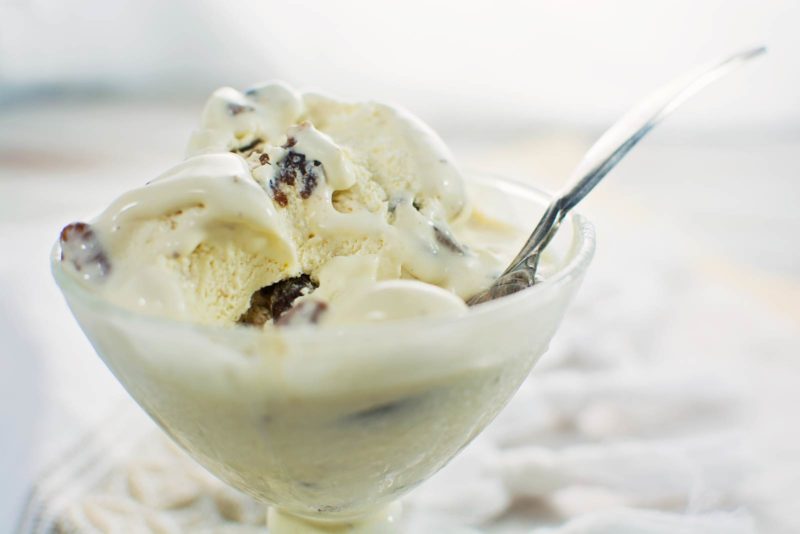 Brown Butter Candied Pecan Ice Cream, taking the everyday butter pecan ice cream to a new level. Recipe found at @LittleFiggyFood