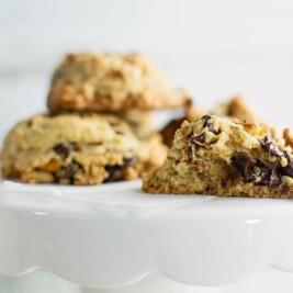 Enjoy a tall glass of cold milk with these tasty treats, Chocolate Chip Pretzel Cookies! Recipe @LittleFiggyFood