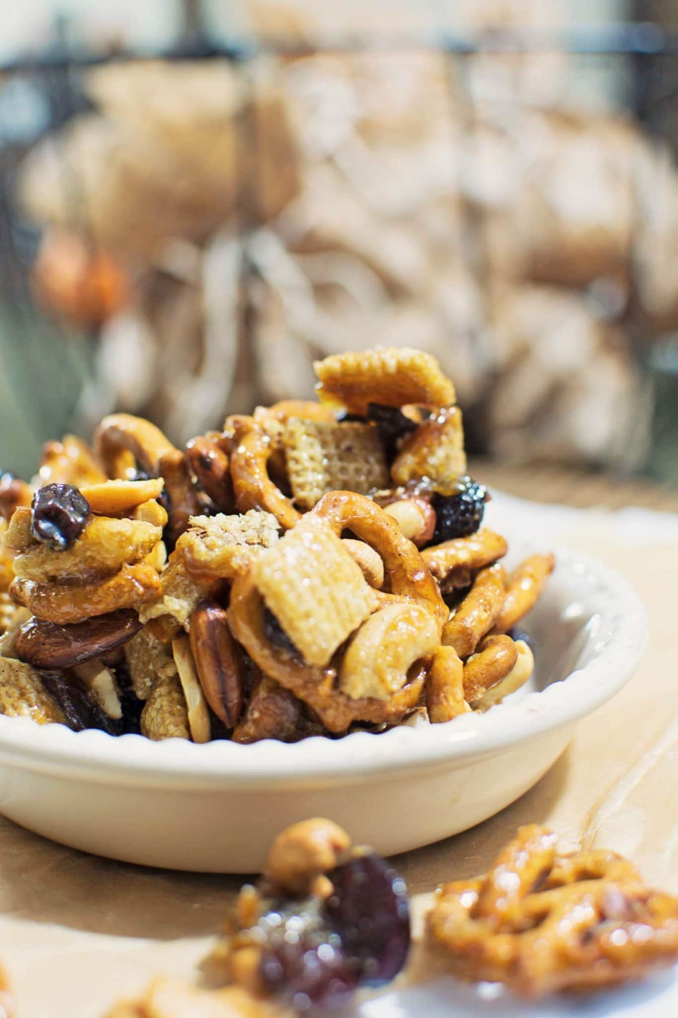 Pretzel Trail Mix Candy, perfect as a gift from the kitchen or as a party food! Recipe @LittleFiggyFood