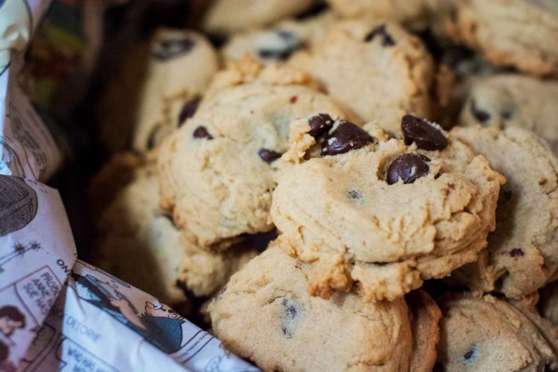 Make up a batch of these Peanut Butter Chocolate Chip Cookies to share ... or not! Recipe @LittleFiggyFood