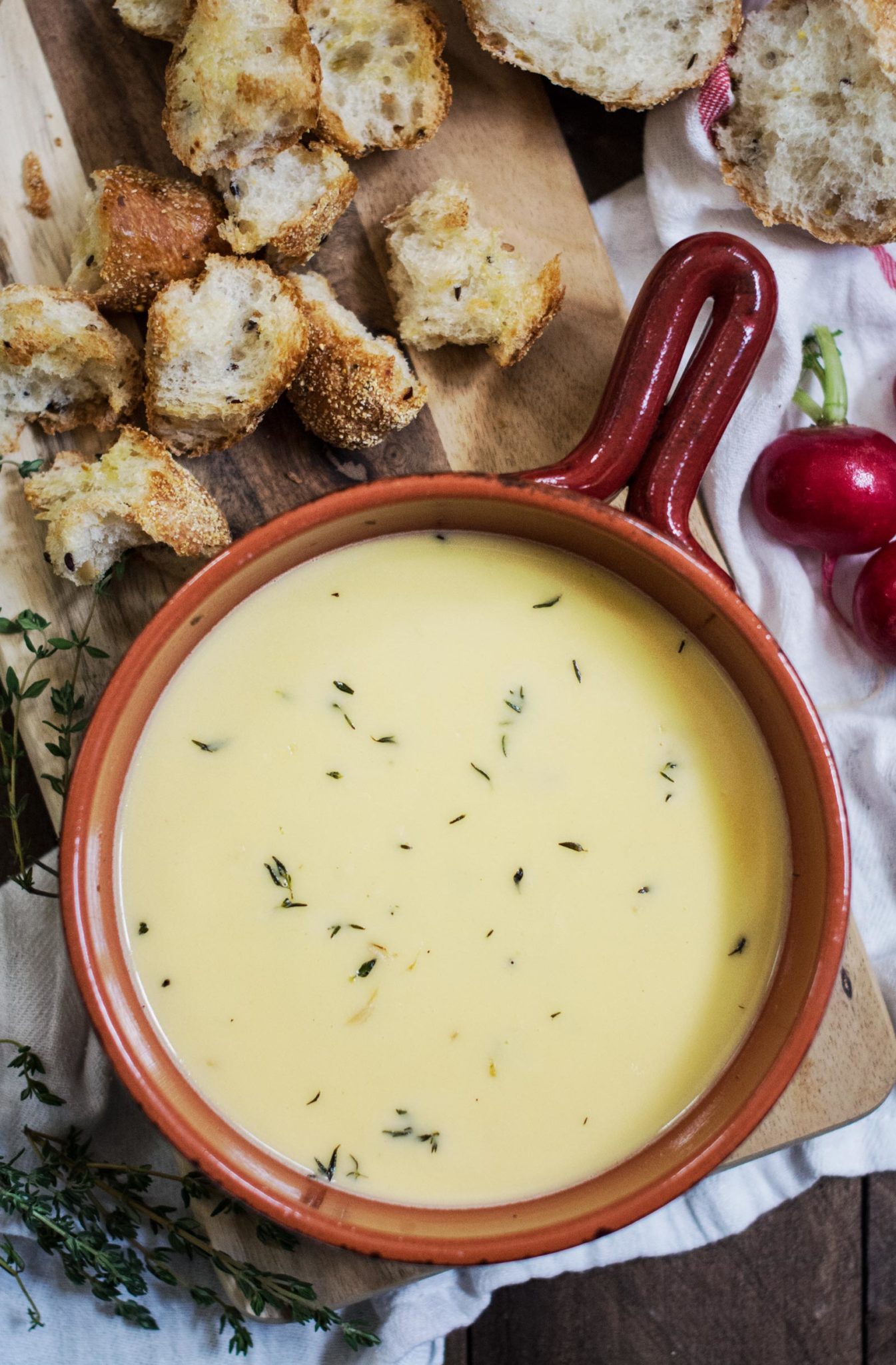 Completely yum, this easy to make Beer Cheese Fondue recipe is perfect for any get together, any time of year! Recipe@LittelFiggyFood