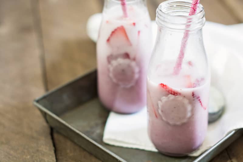 Try this easy to make, Hibiscus Strawberry Iced Latte. It's my version of the Starbucks favorite, the Pink Drink that's on their (seasonal) menu. It's so, good and has plenty of creamy coconut milk and fresh strawberries. Get the recipe @LittleFiggyFood.