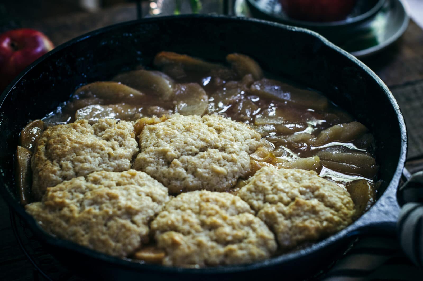 Serving apple cobbler dessert