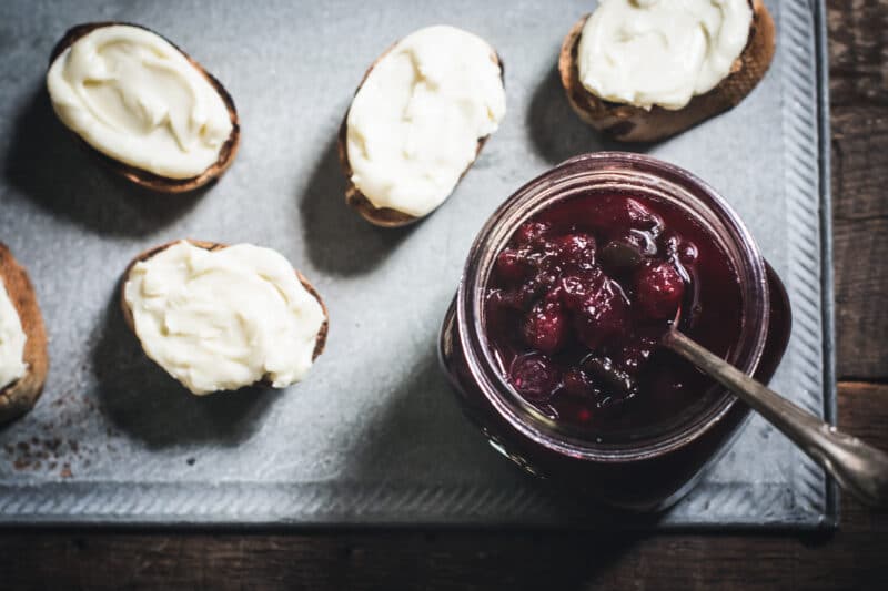 Baguettes with brie and fruit spread