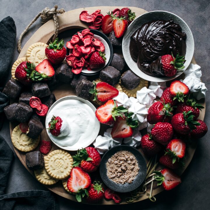 How to present strawberries on a shop platter