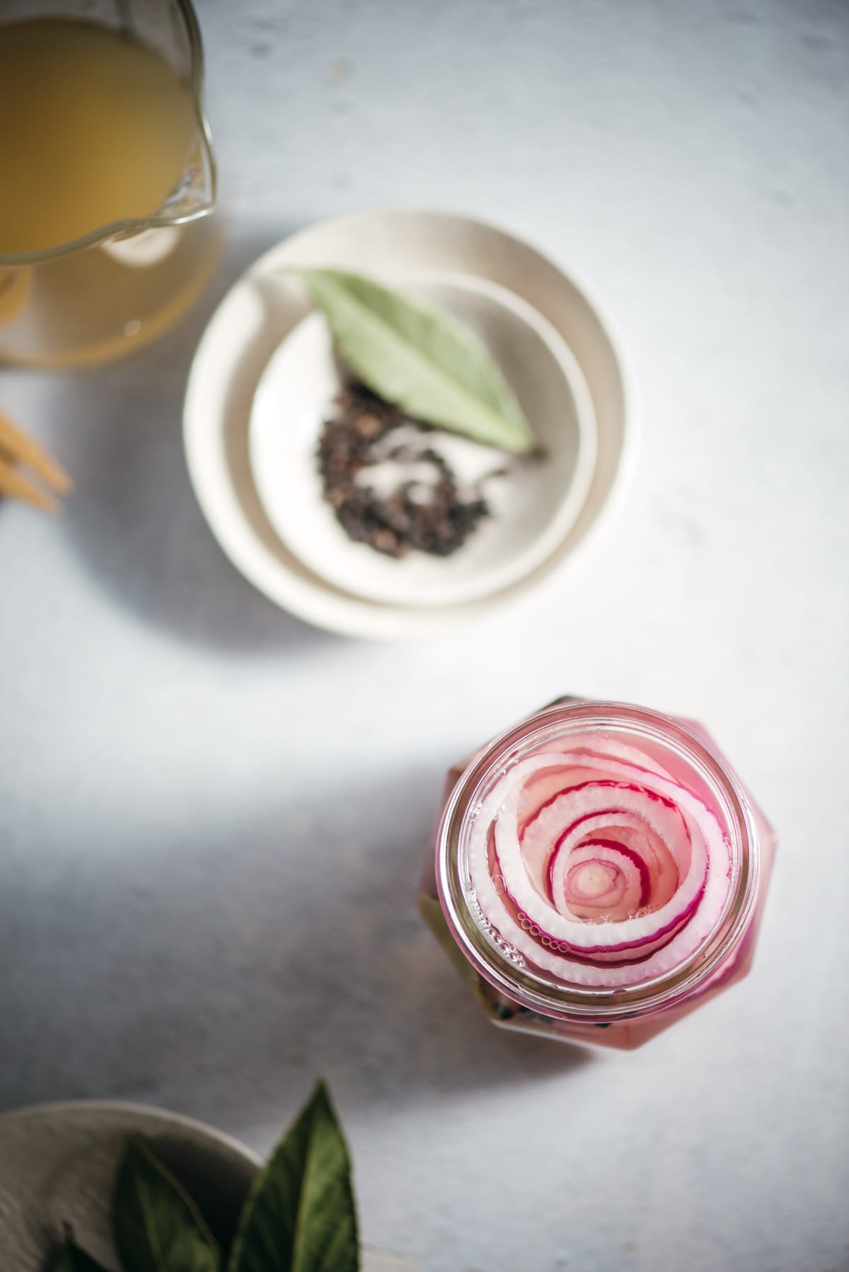 Ingredients to make pickled red onions recipe